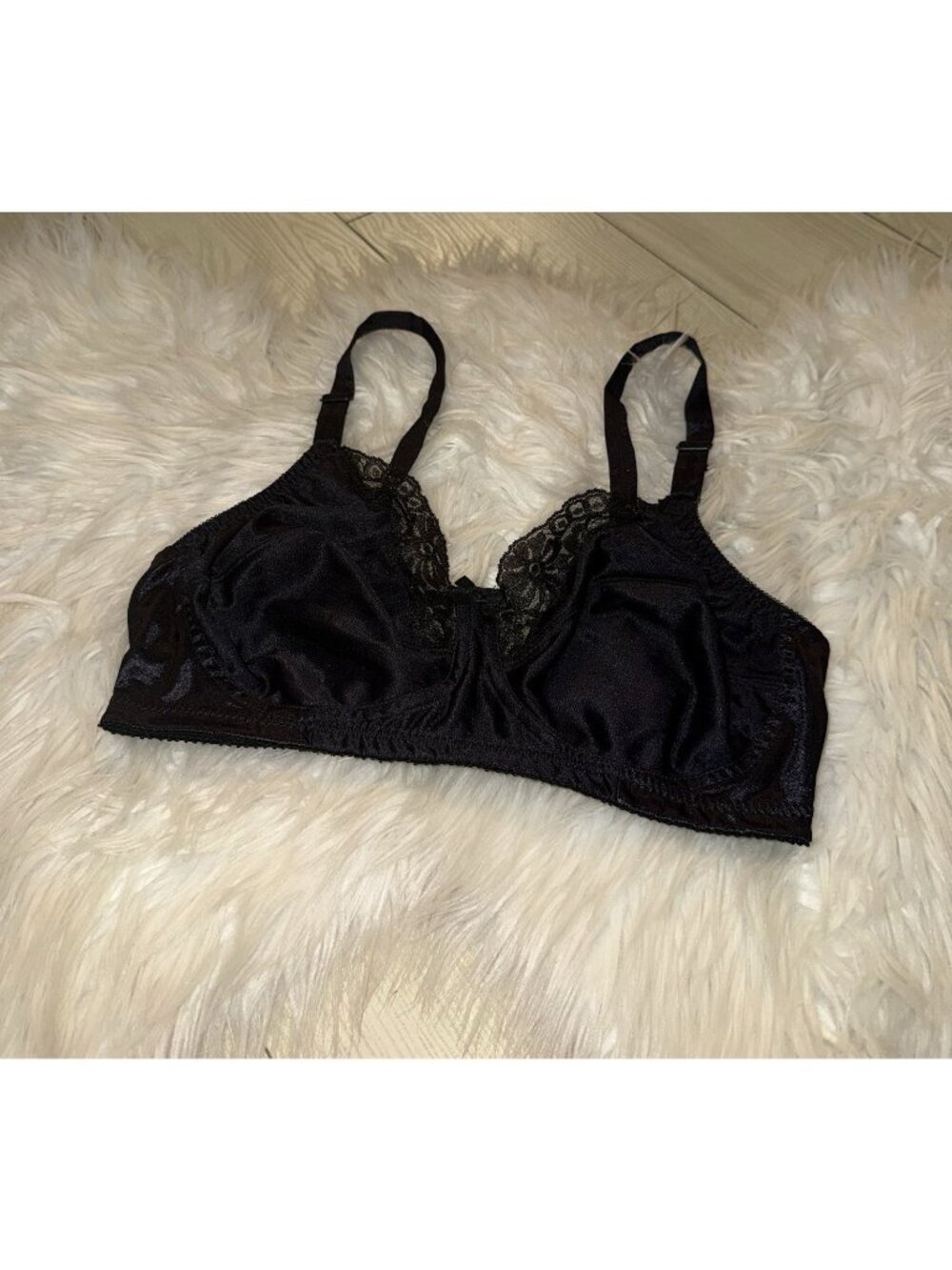 Vintage Vtg Lovable 3409 Satin and Lace Bra Wire Free Womens 36C Black